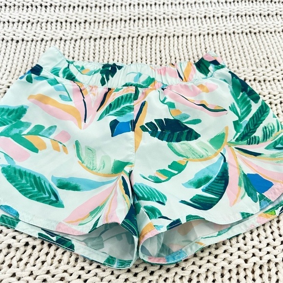 Old Navy Girls Dolphin-Hem Run Shorts Size Medium - Picture 2 of 4